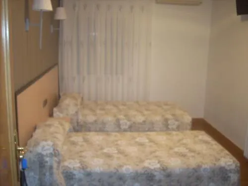 De Castilla * Villares de la Reina